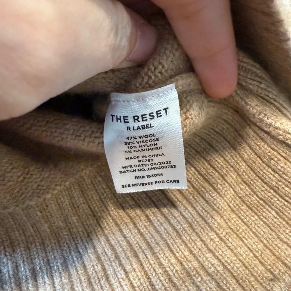 The Reset R Label Sweater - Picture 4 of 6